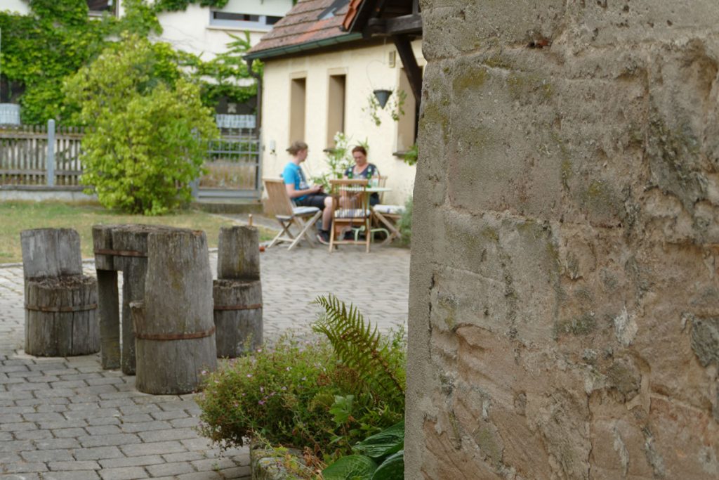 Sitzgruppe am Haus